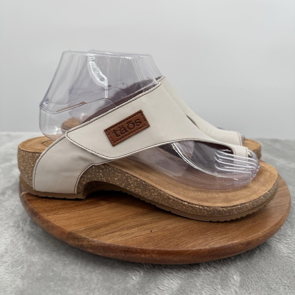 Taos Loop Thong Shoes Womens 7.5 White Leather Wedge Sandals Cushioned